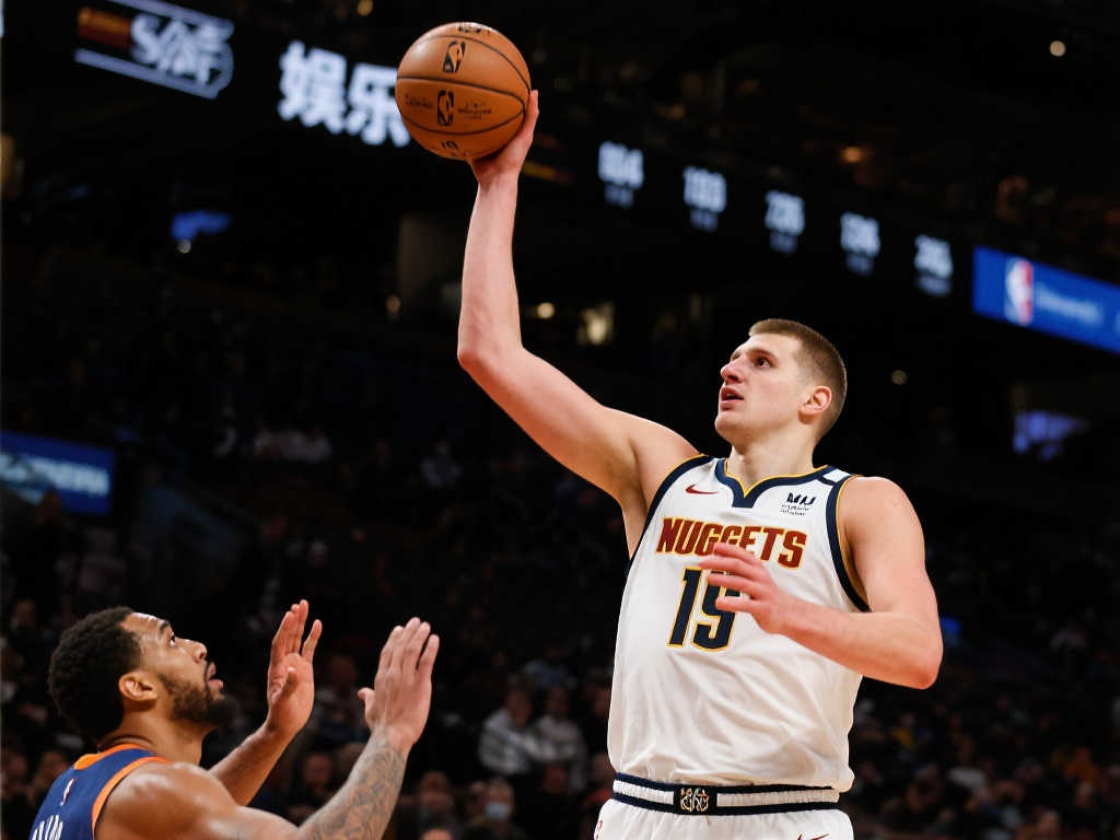 数据无所谓!约基奇后场三分再现神迹,赛季命中率仅2/20 数据无所谓!约基奇后场三分再现神迹,赛季命中率仅2/20